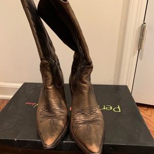 Women’s cowboy boots